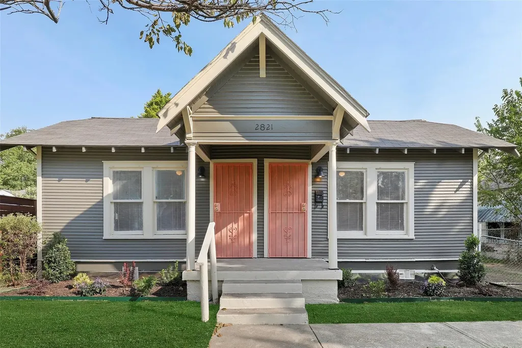 2821 Gladstone Drive Dallas TX 75211