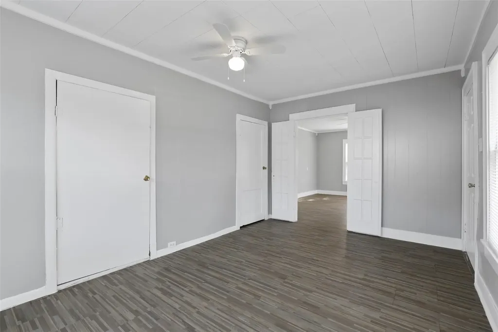 2821 Gladstone Drive Dallas TX 75211