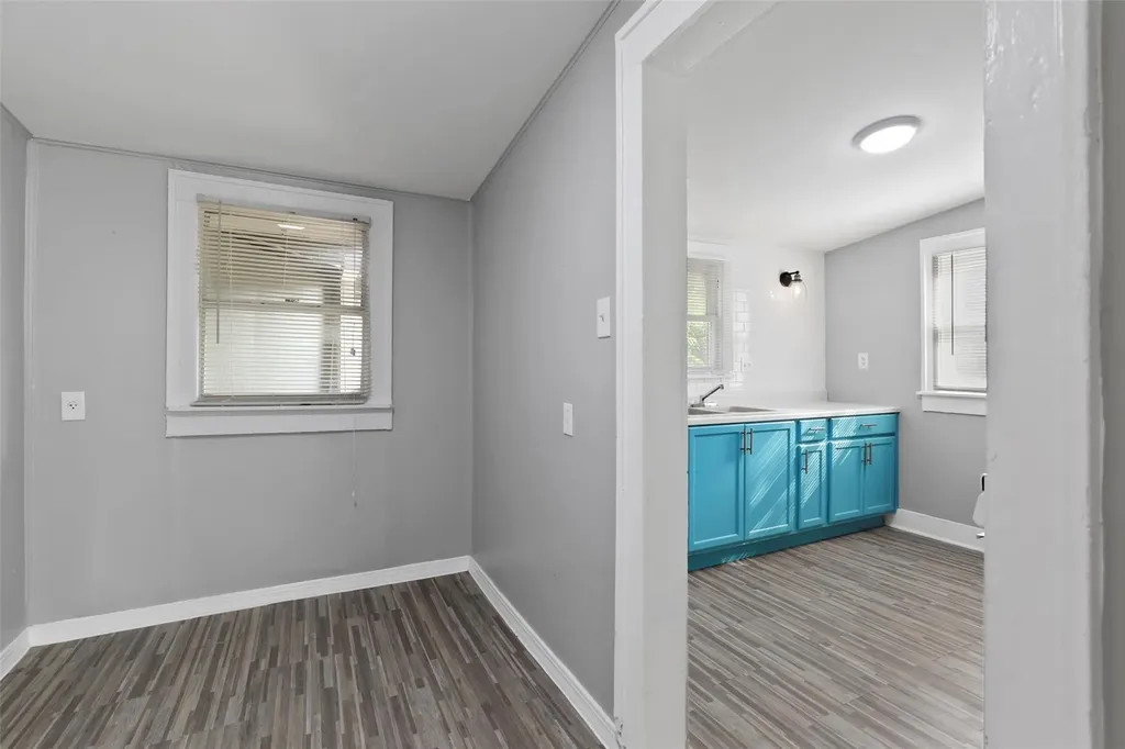 2821 Gladstone Drive Dallas TX 75211