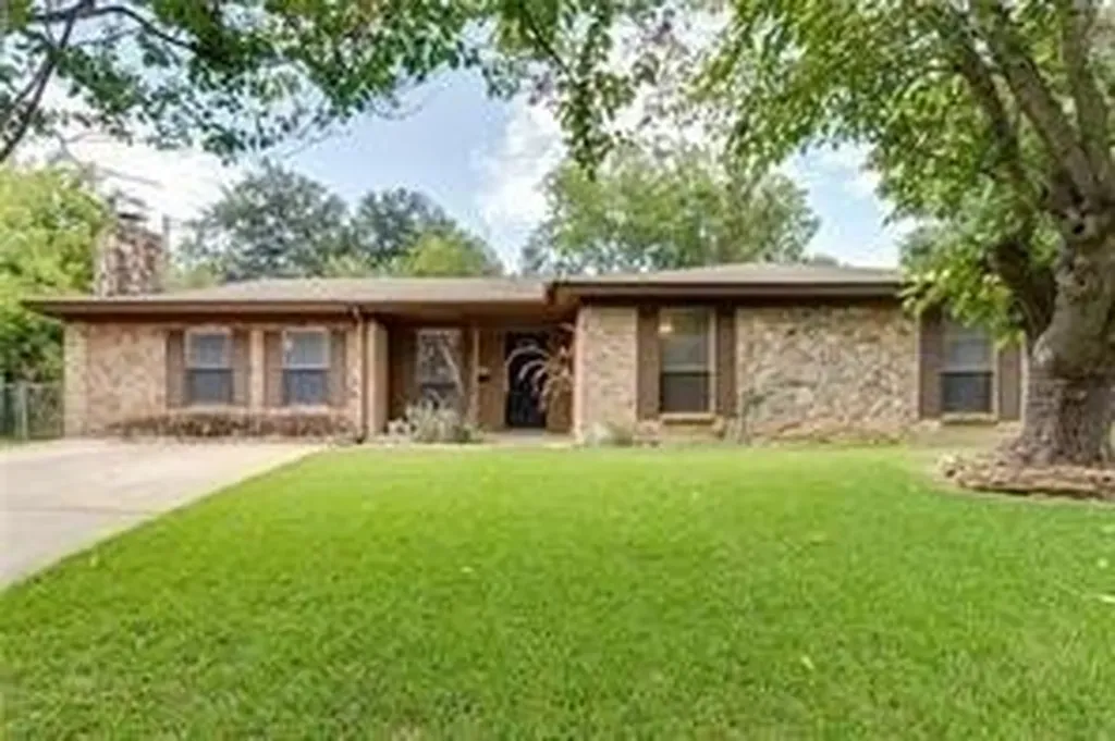 7820 Kermit Fort Worth TX 76116