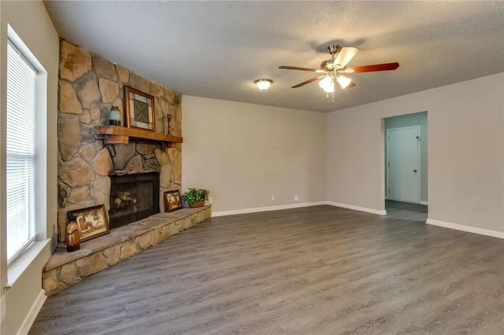 7820 Kermit Fort Worth TX 76116