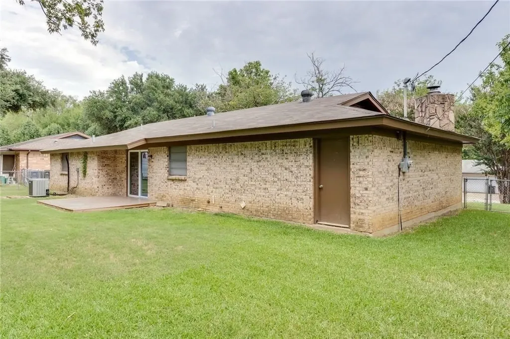 7820 Kermit Fort Worth TX 76116