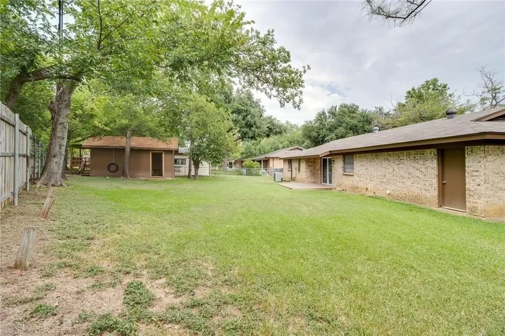 7820 Kermit Fort Worth TX 76116