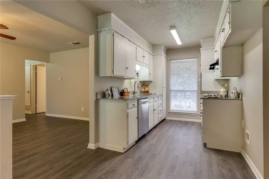 7820 Kermit Fort Worth TX 76116