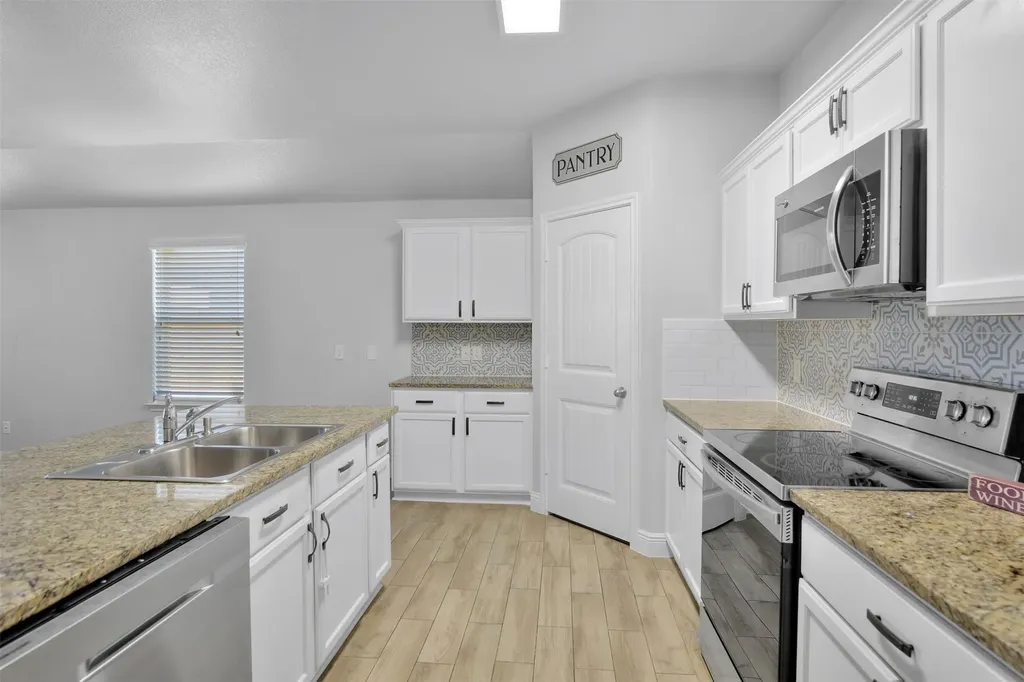 985 Corbitt Lane Fate TX 75189