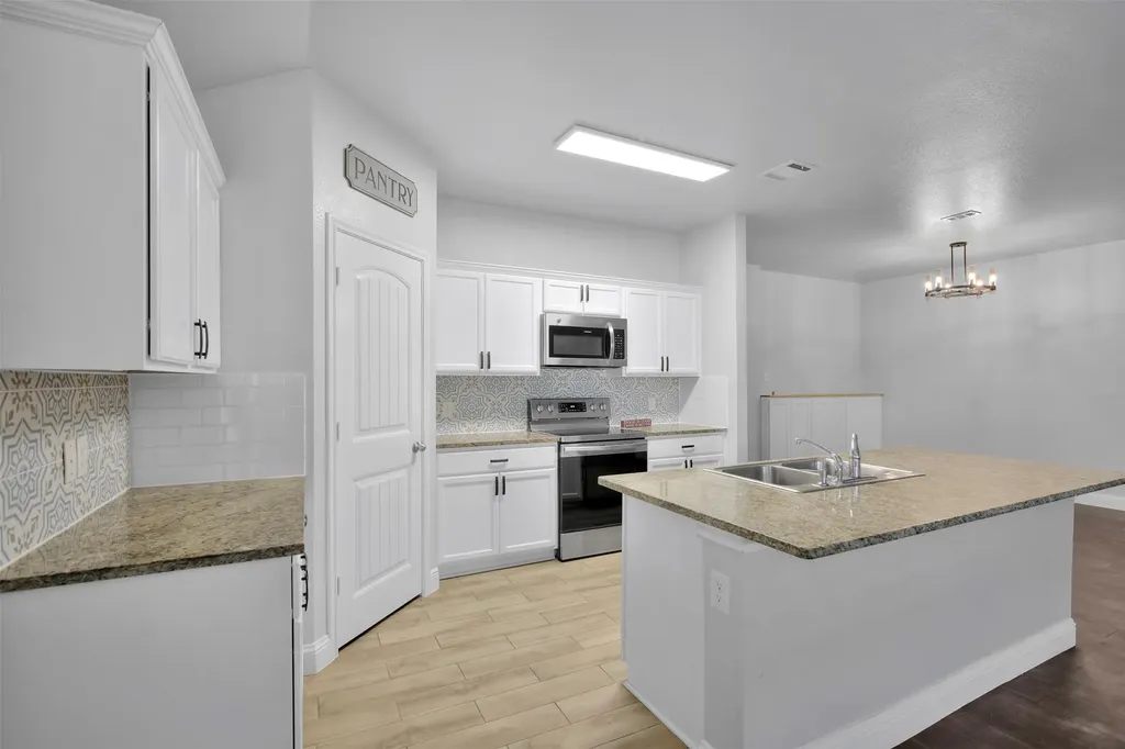 985 Corbitt Lane Fate TX 75189