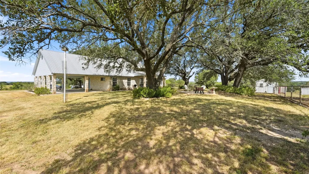 2992 County Road 2400 Lometa TX 76853