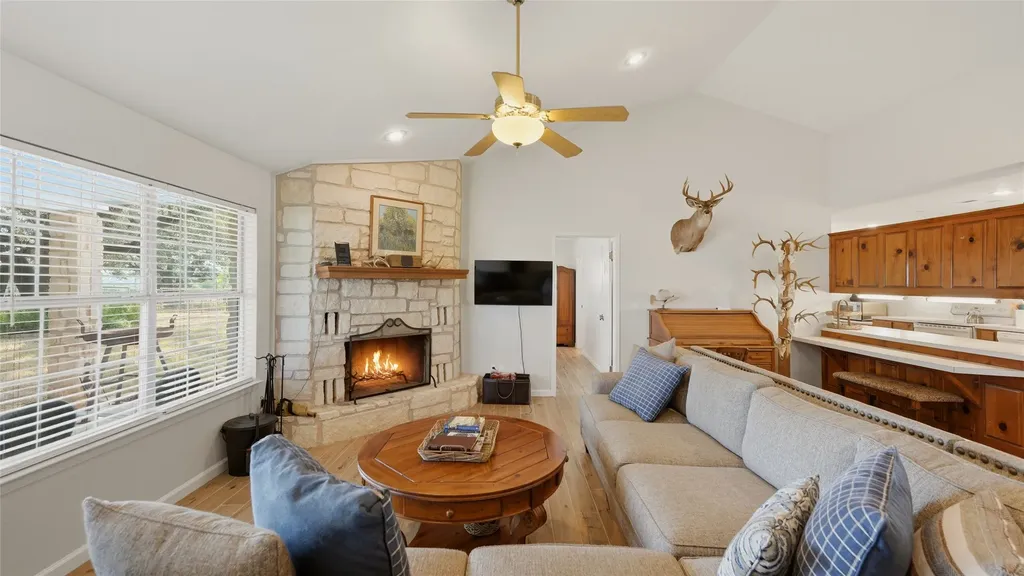 2992 County Road 2400 Lometa TX 76853