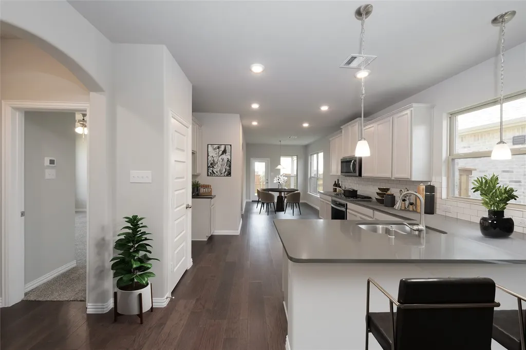 8541 Acorn Avenue Justin TX 76247