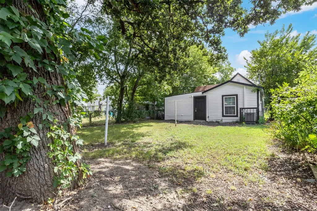 911 N Branch Street Sherman TX 75090
