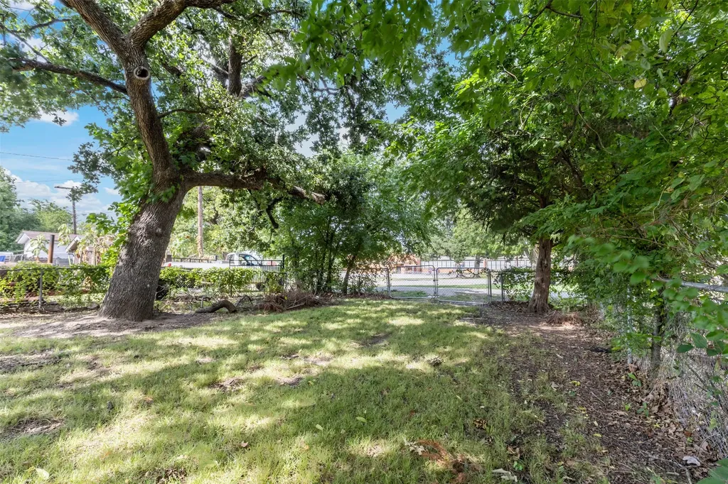 911 N Branch Street Sherman TX 75090