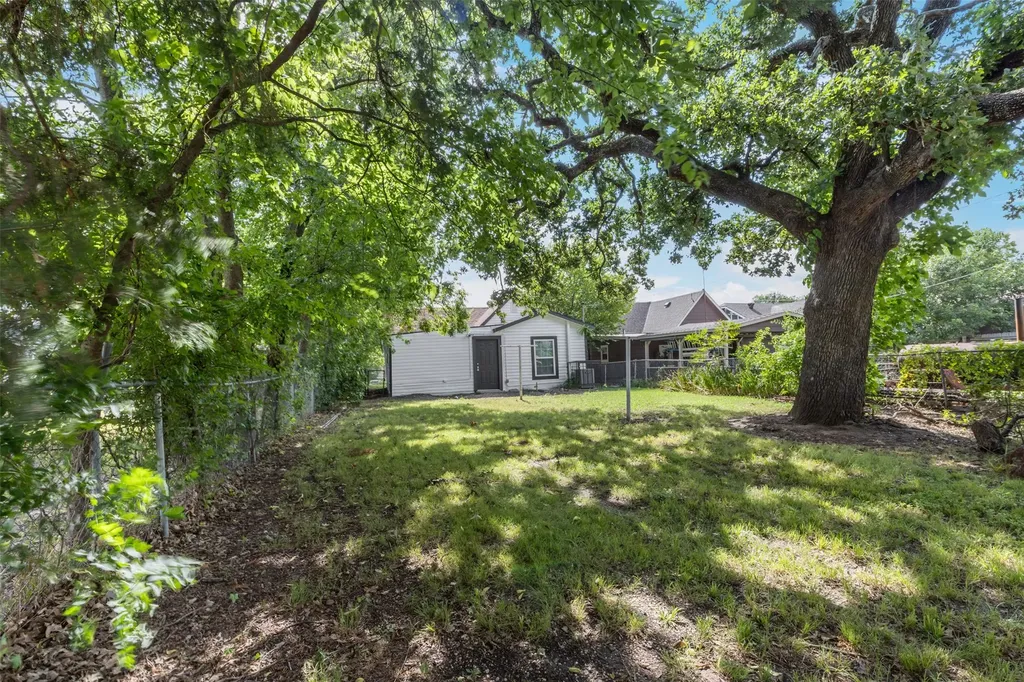 911 N Branch Street Sherman TX 75090