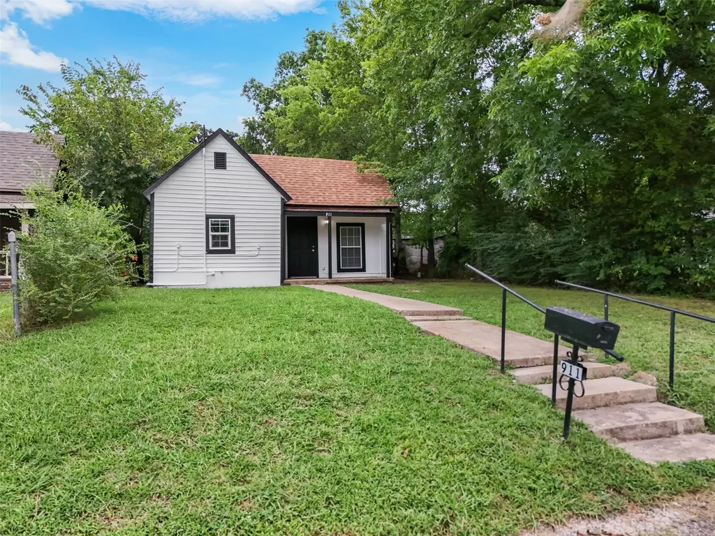 911 N Branch Street Sherman TX 75090