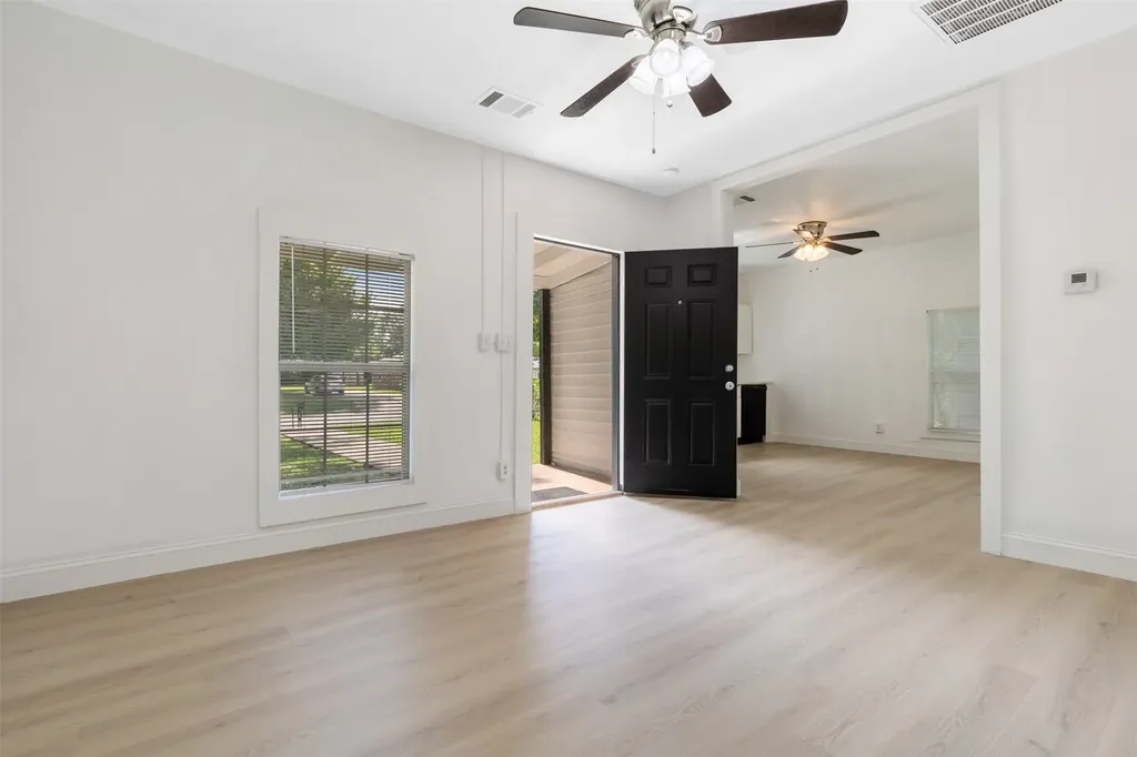 911 N Branch Street Sherman TX 75090