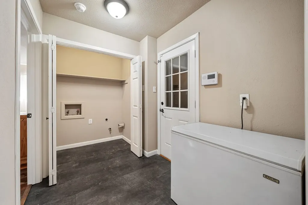 1217 W Redbud Drive Hurst TX 76053