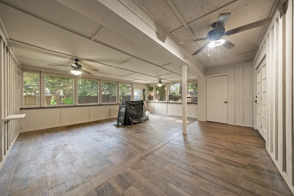 1217 W Redbud Drive Hurst TX 76053