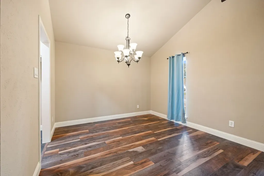 1217 W Redbud Drive Hurst TX 76053