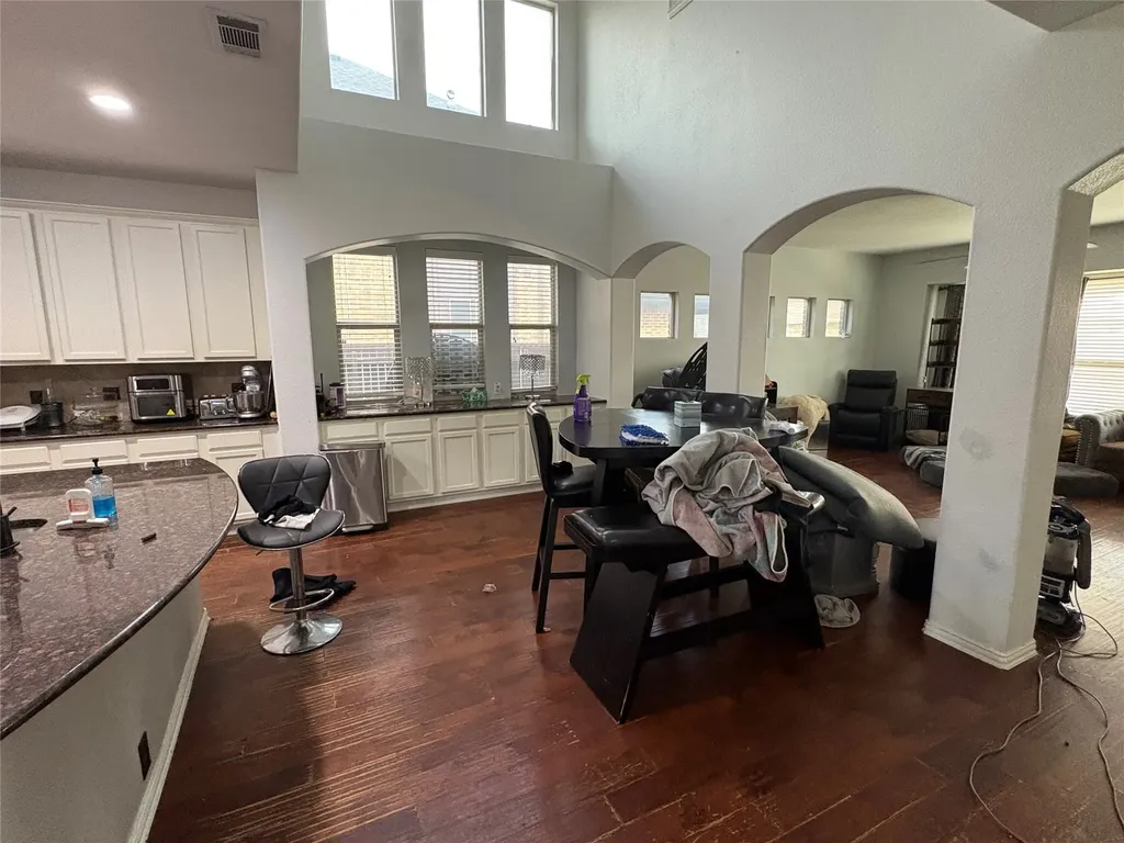 2756 Explorador Grand Prairie TX 75054