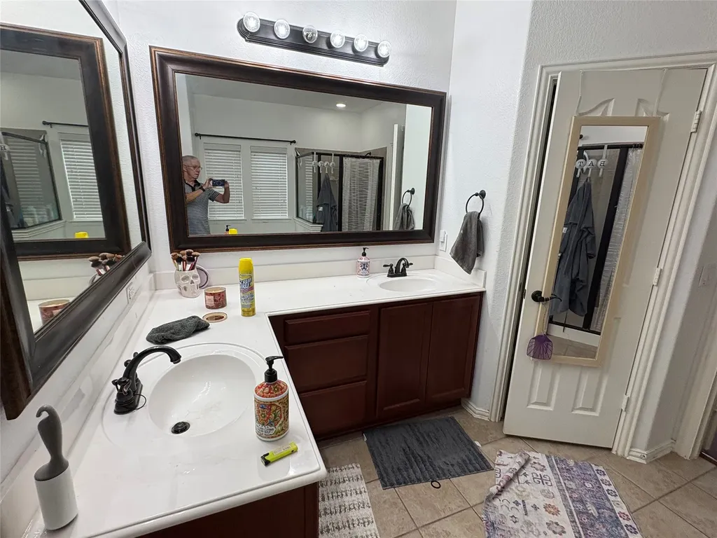 2756 Explorador Grand Prairie TX 75054