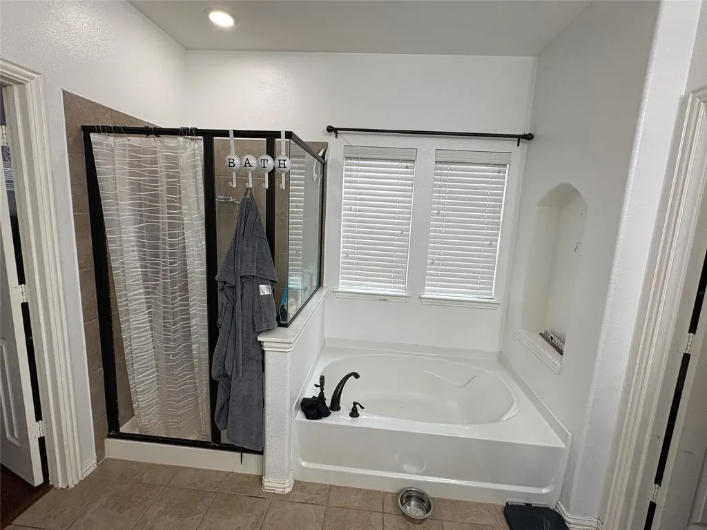 2756 Explorador Grand Prairie TX 75054