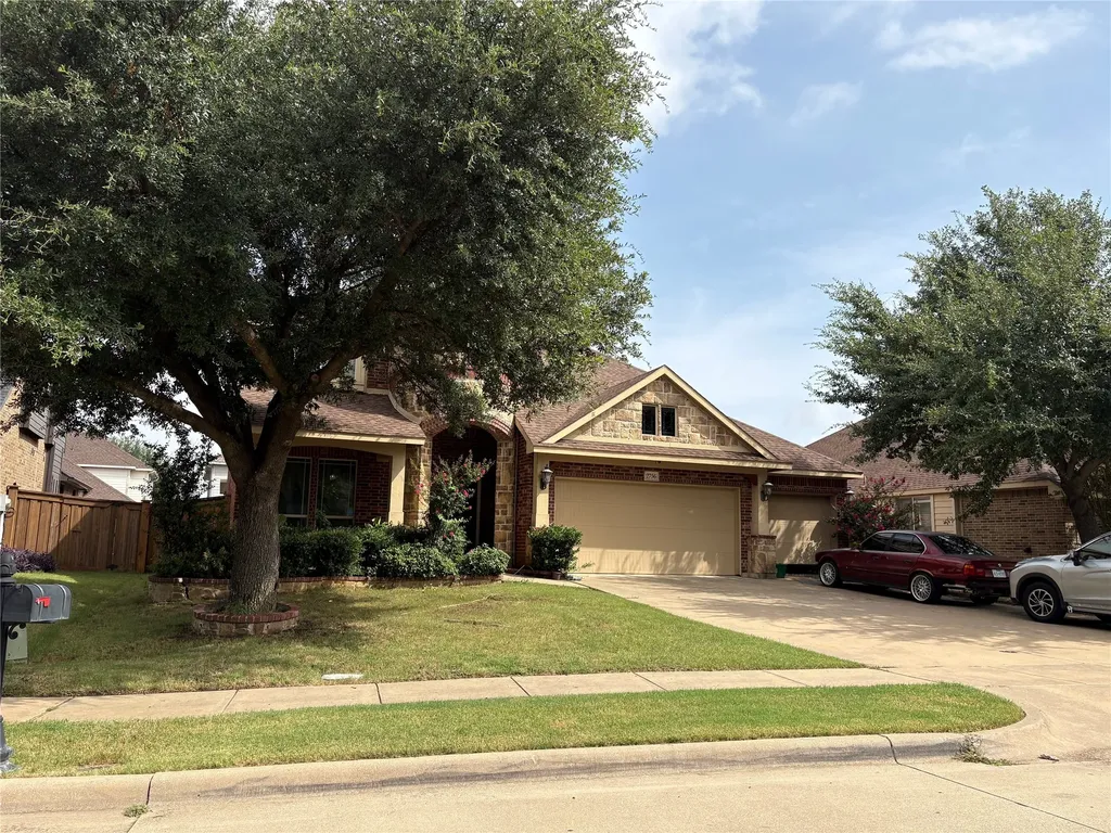 2756 Explorador Grand Prairie TX 75054