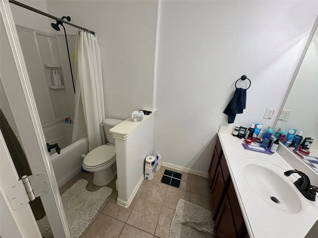 2756 Explorador Grand Prairie TX 75054