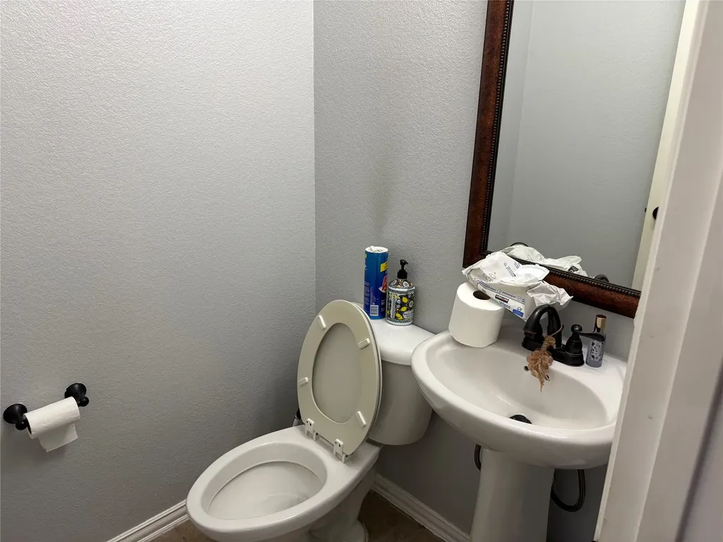 2756 Explorador Grand Prairie TX 75054