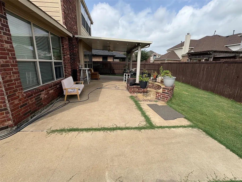 2756 Explorador Grand Prairie TX 75054