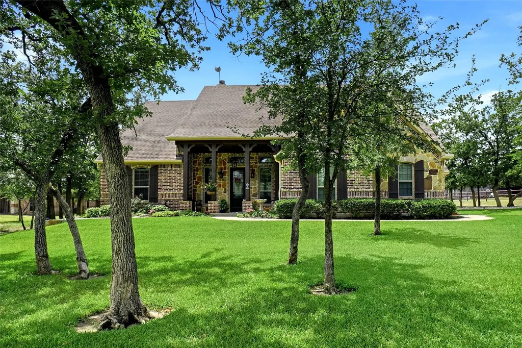 244 S Natural Spring Lane Azle TX 76020