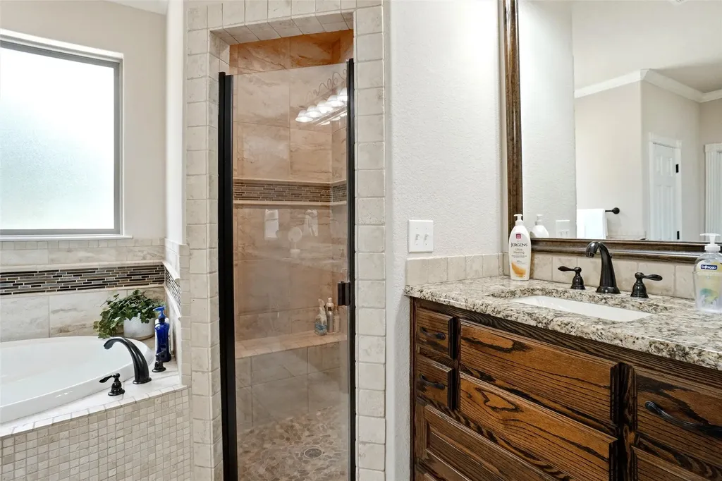 244 S Natural Spring Lane Azle TX 76020