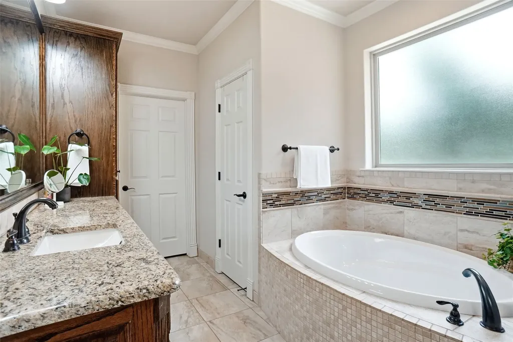 244 S Natural Spring Lane Azle TX 76020