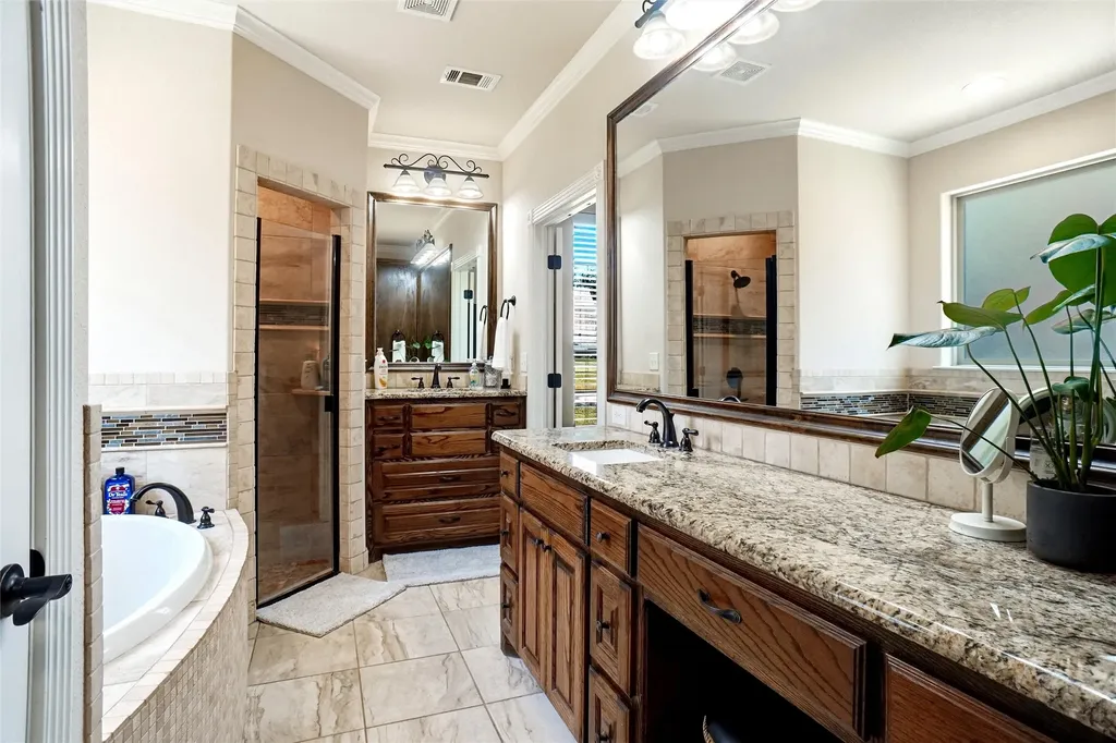 244 S Natural Spring Lane Azle TX 76020