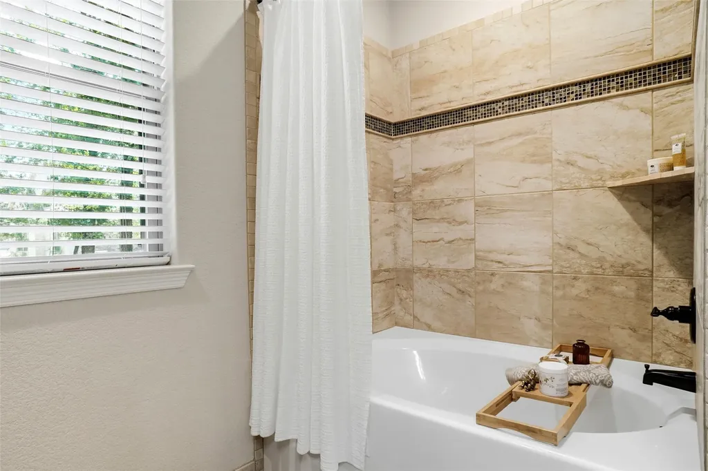 244 S Natural Spring Lane Azle TX 76020