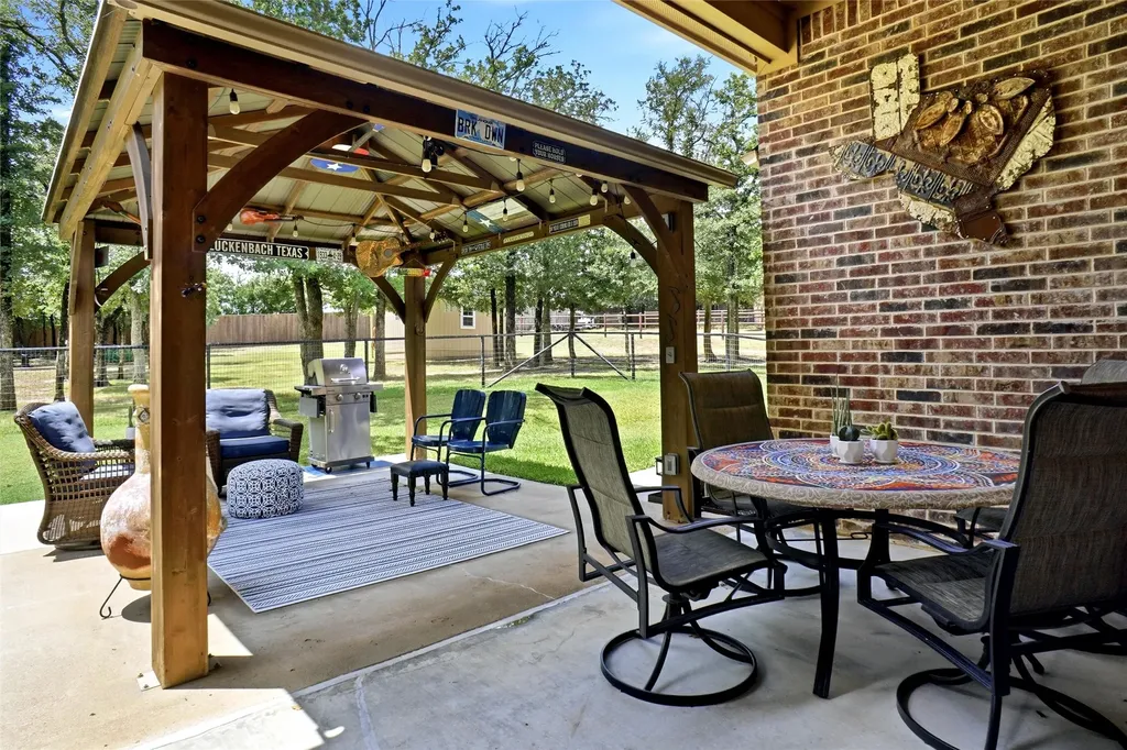 244 S Natural Spring Lane Azle TX 76020