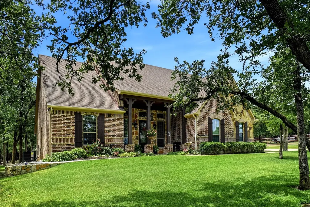244 S Natural Spring Lane Azle TX 76020