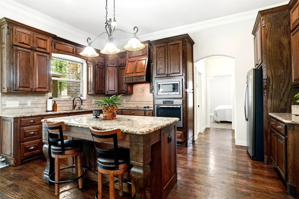 244 S Natural Spring Lane Azle TX 76020