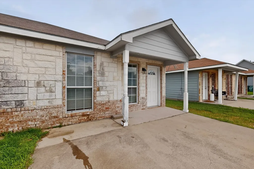 117 W Wilson Avenue Sherman TX 75090