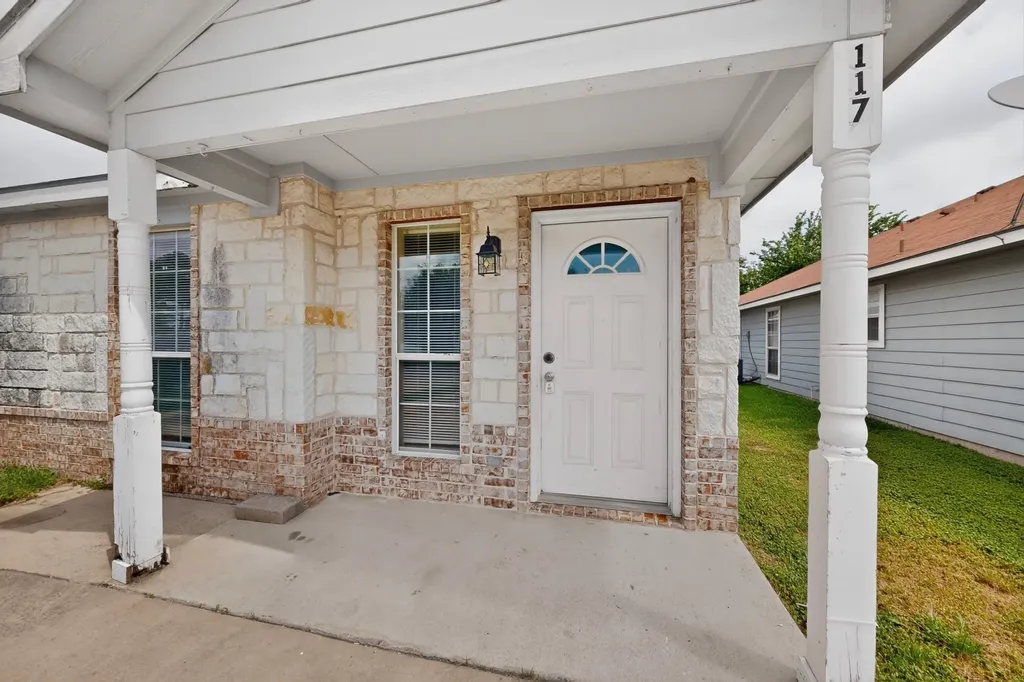 117 W Wilson Avenue Sherman TX 75090