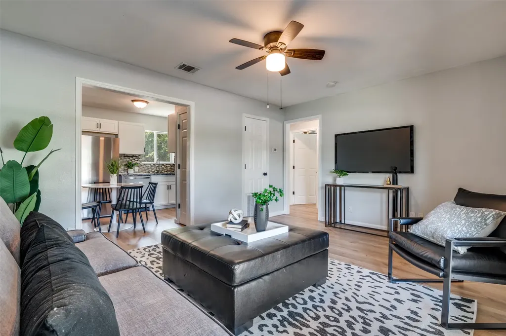 406 Freeman Street Mesquite TX 75149