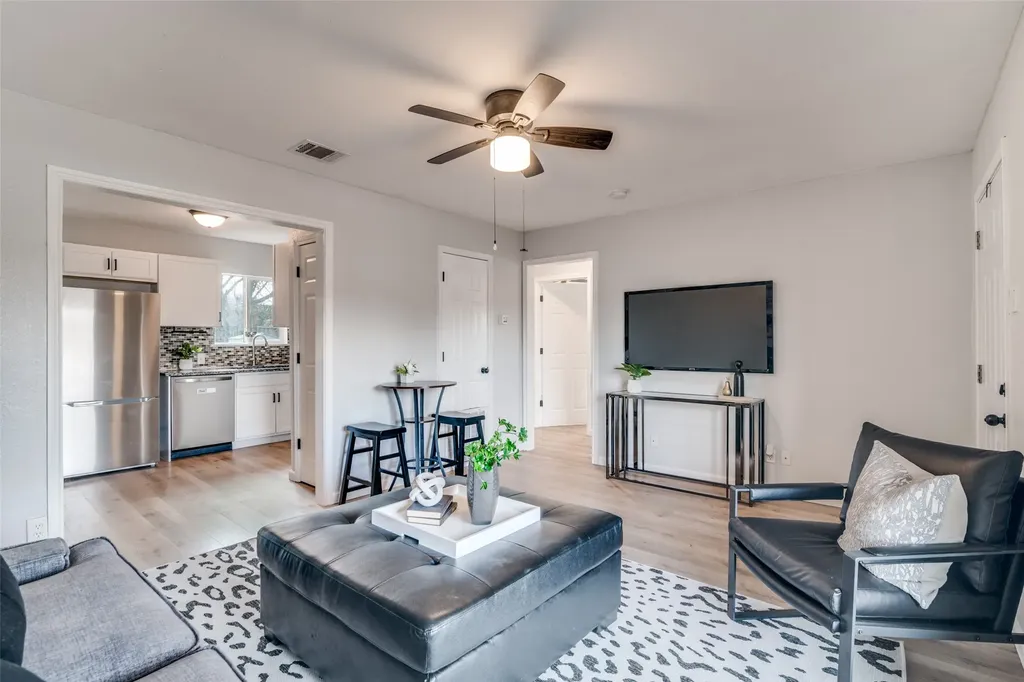406 Freeman Street Mesquite TX 75149