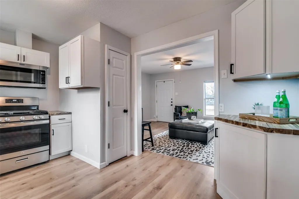 406 Freeman Street Mesquite TX 75149