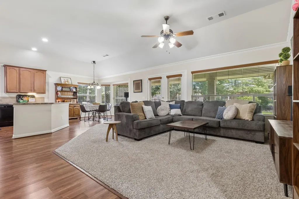 9600 Applewood Trail Denton TX 76207