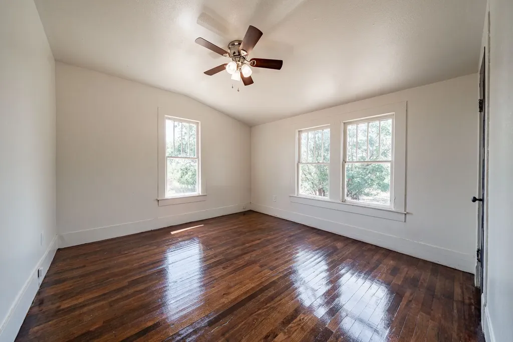 720 E Mcharg Street Stamford TX 79553