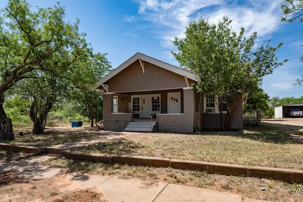 720 E Mcharg Street Stamford TX 79553