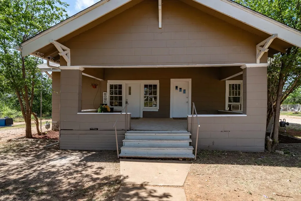 720 E Mcharg Street Stamford TX 79553