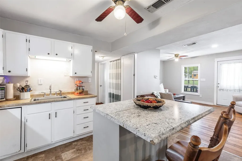 403 Walnut Street Grandview TX 76050