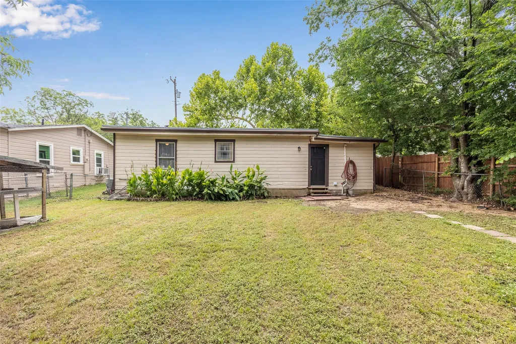 403 Walnut Street Grandview TX 76050
