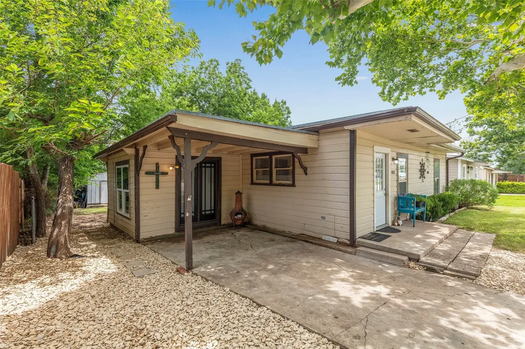 403 Walnut Street Grandview TX 76050