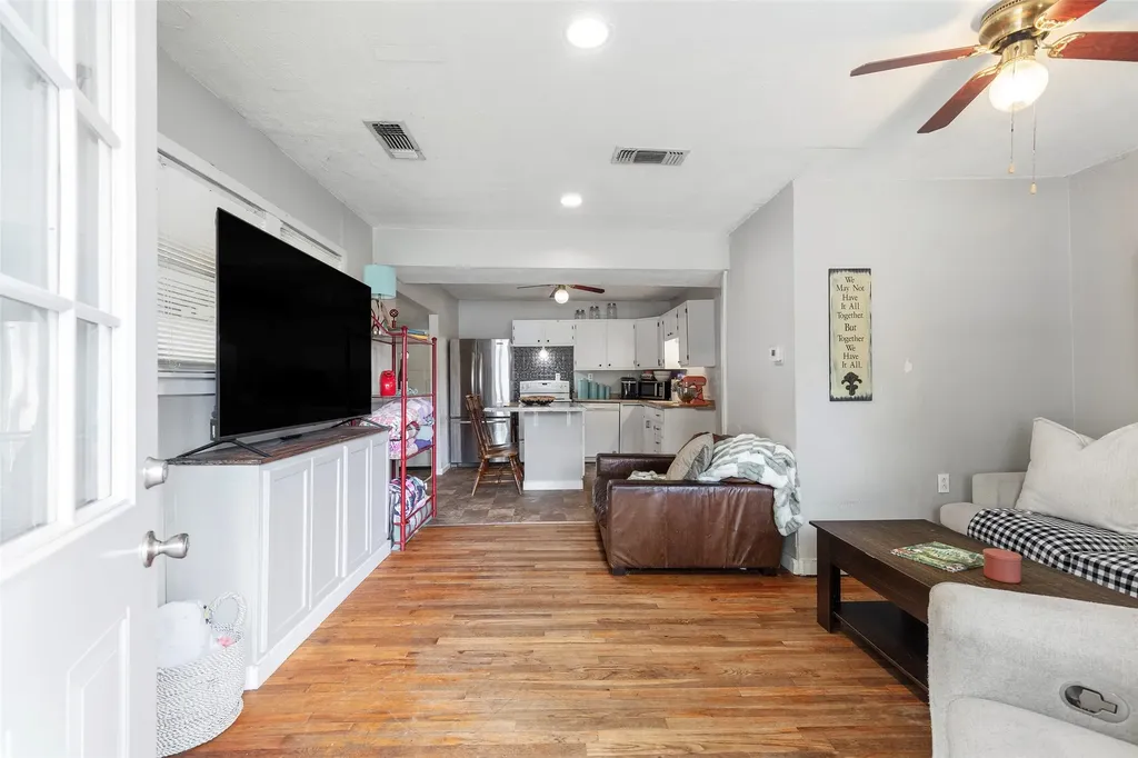 403 Walnut Street Grandview TX 76050