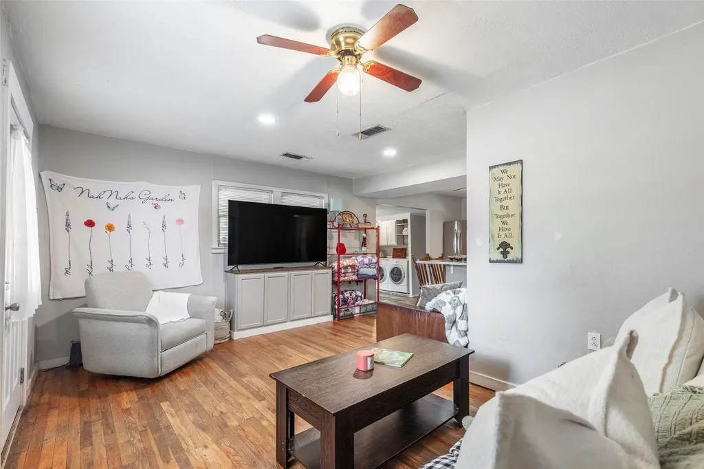 403 Walnut Street Grandview TX 76050